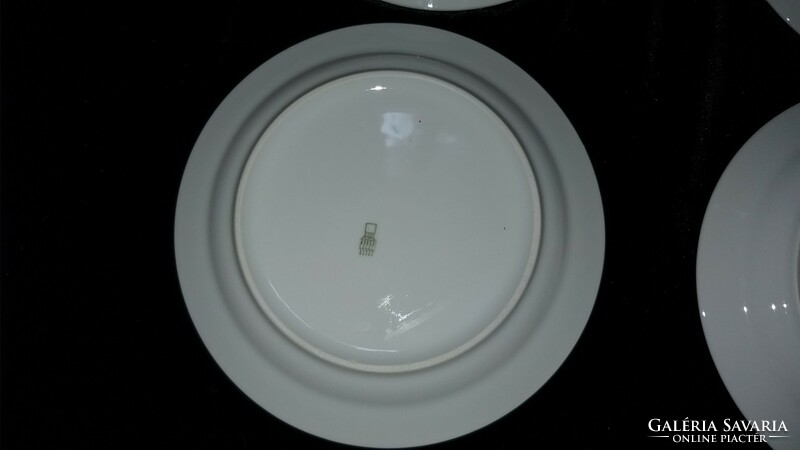 Zsolnay porcelán desszertes tányér piros fekete csíkos 19 cm