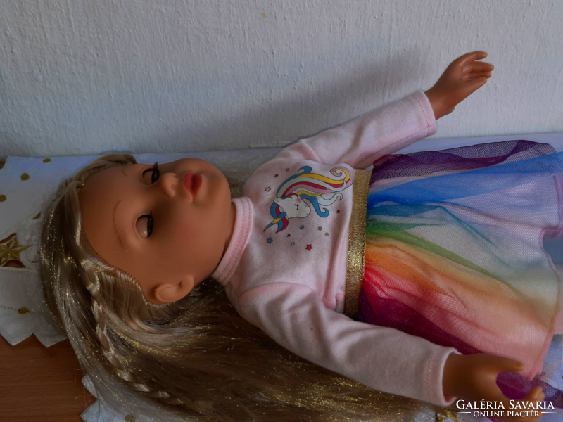 Gyönyörű alvós, hajas baba