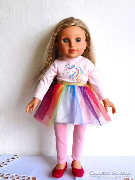 Gyönyörű alvós, hajas baba