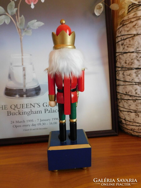 Klasszikus diótörő figura (31 cm) - zenedobozzal