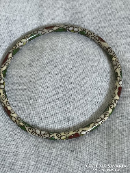 Tündéri tűzzománc karkötő csupa mintás körbe.