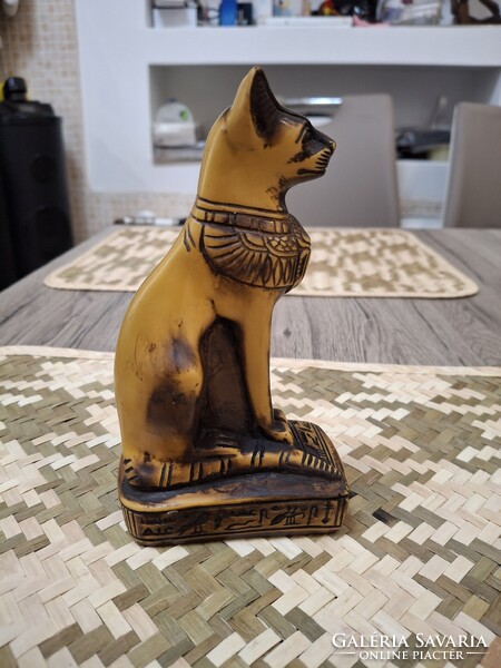 Egyiptomi Szent Macska.Műgyantából.
