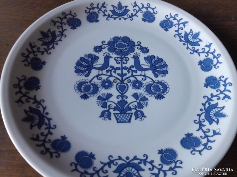 Porcelán Népi tányér falra akasztható 3 db a licit az egészre vonatkozik.