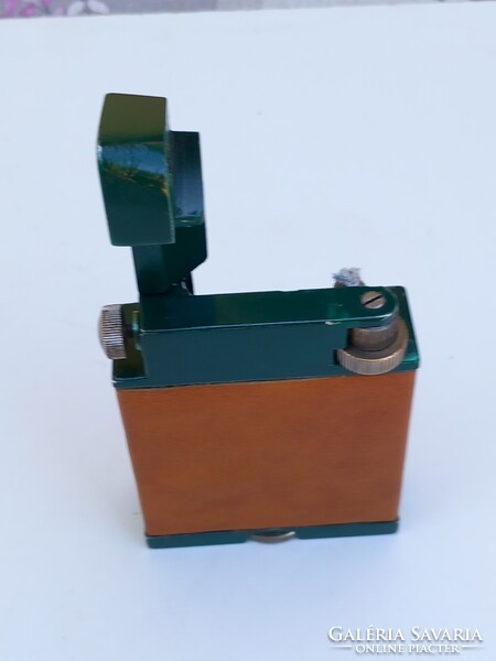 Nagyméretű , Gamma   asztali  benzines. öngyújtó .