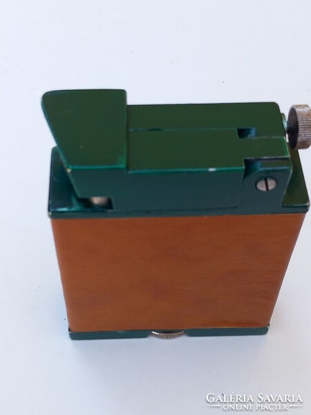 Nagyméretű , Gamma   asztali  benzines. öngyújtó .