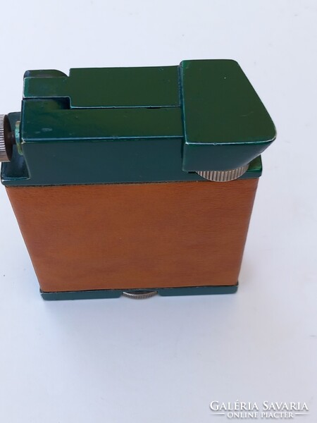 Nagyméretű , Gamma   asztali  benzines. öngyújtó .