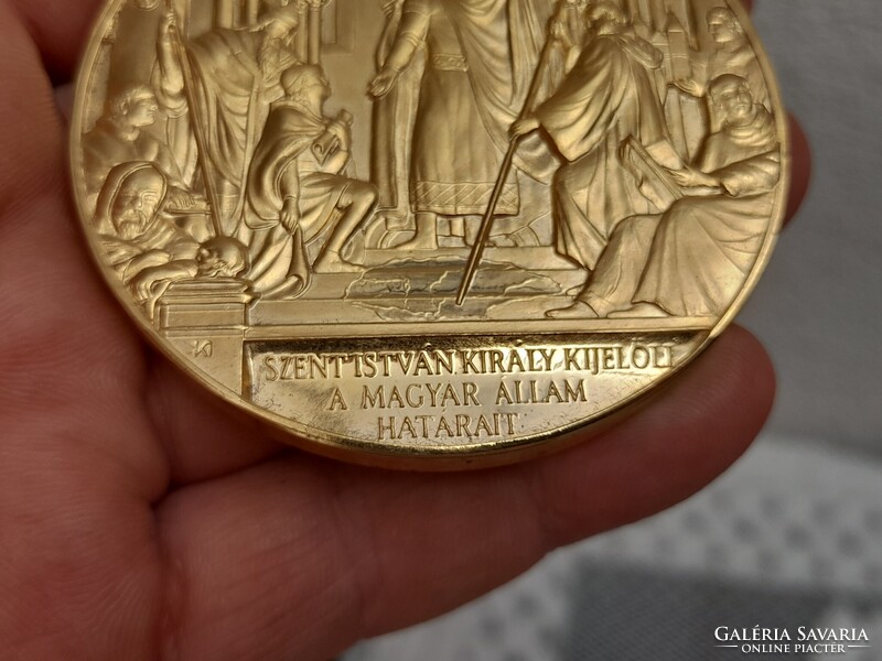 Szent István király kijelöli a magyar állam határait" emlékérem Óriási Aranyozott Bronz 2000
