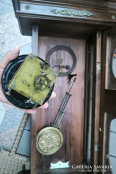 Antik cizellàlt réz díszes faragott Ónémet Bécsi rokokó különleges cizellàlt fali óra feles ütős