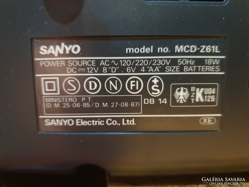 Retro Sanyo MCDZ61L rádiósmagnó kazetta boombox sétálómagnó hi-fi 21