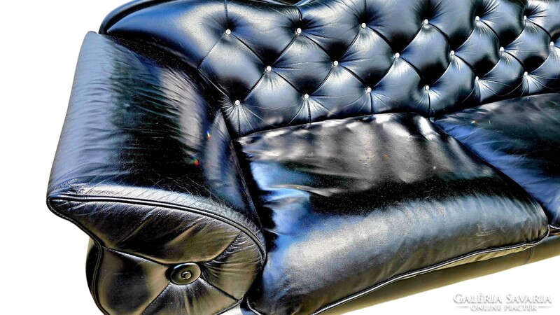 Exluzív Swarovski gombos luxus Olasz chesterfield jellegű bőr ülőgarnitúra B237