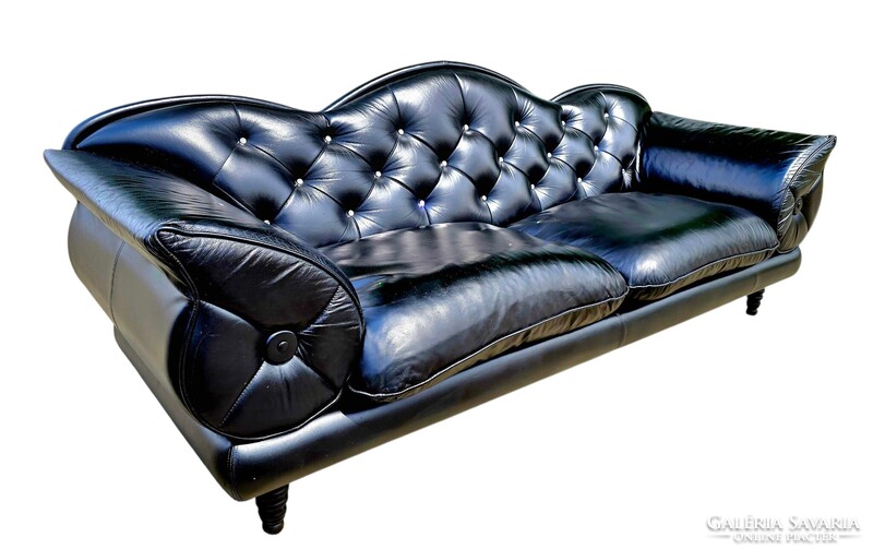 Exluzív Swarovski gombos luxus Olasz chesterfield jellegű bőr ülőgarnitúra B237
