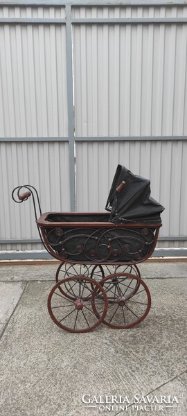 Antik, vintage, nagyméretű, játék / kirakat babakocsi eladó