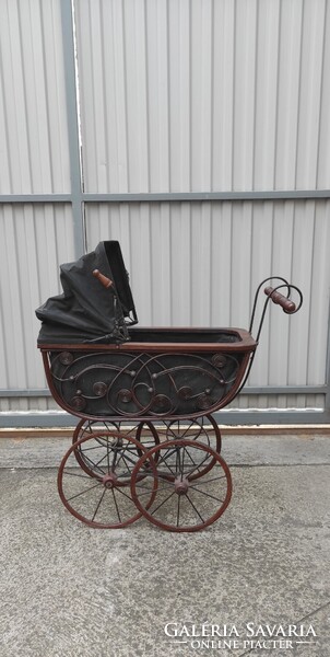 Antik, vintage, nagyméretű, játék / kirakat babakocsi eladó
