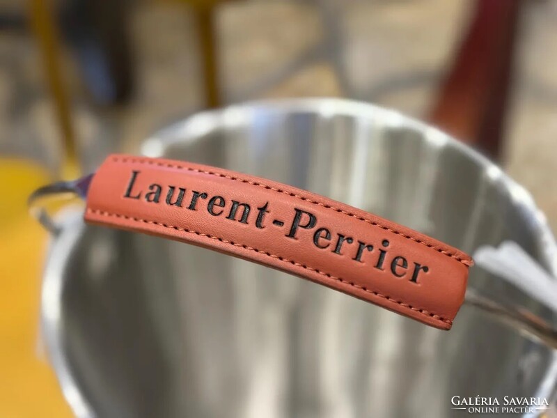 Laurent-Perrier pezsgőhűtő ajándékszett 6 kristálypohárral – bőrdíszítéses nemesacél veder, exkluzív