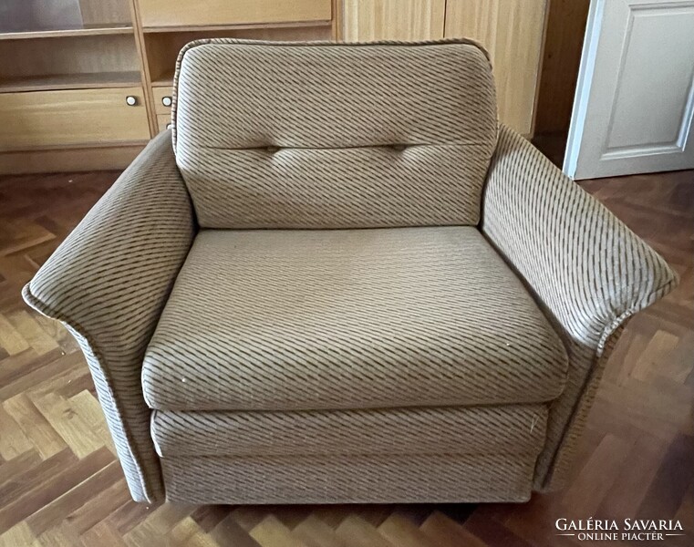 Retro kárpitozott  fotelágy, kihúzható fotel, vendégágy