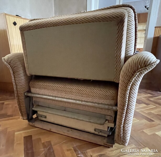 Retro kárpitozott  fotelágy, kihúzható fotel, vendégágy