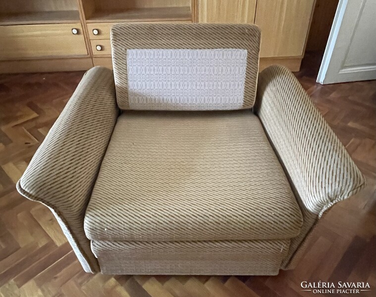 Retro kárpitozott  fotelágy, kihúzható fotel, vendégágy