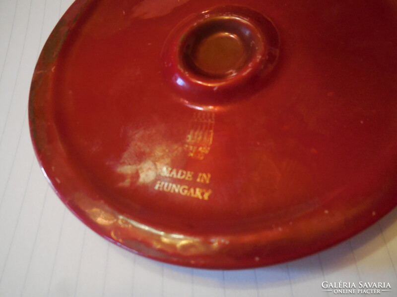 Zsolnay  piros  /  ökörvér /  színű eozin  MSZMP - s  díszplakett  11,2 cm