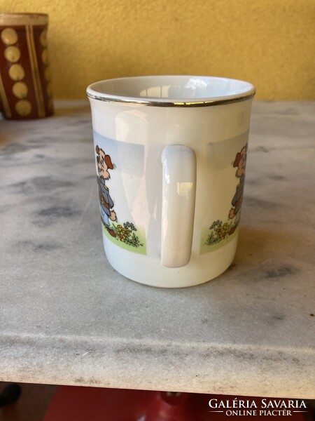 Erdő kapitánya hollóházi porcelán mese bögre.