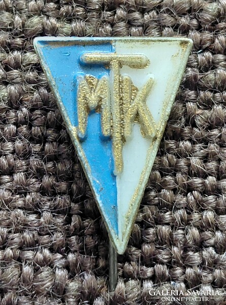 MTK   . Jelvény  , kitüző .