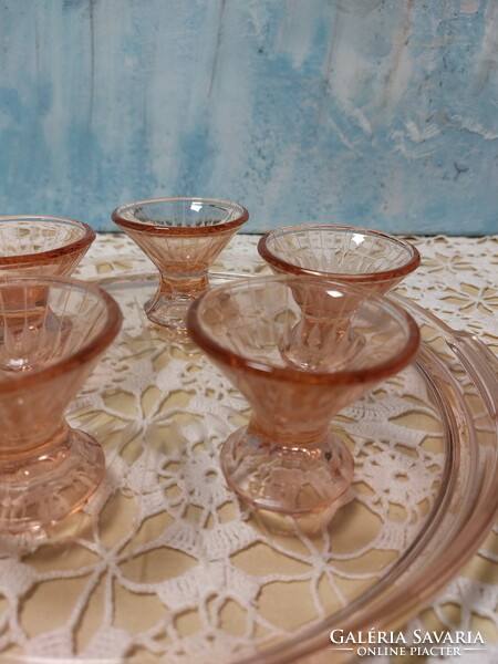 Lazac színű üveg tálca füllel, 5 db likőrös pohárral