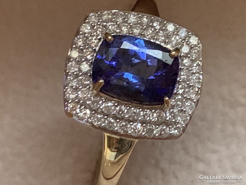 2.48ct Tanzanit 0.50 ct Brillekkel gyönyörű arany gyűrű.ÚJ.Igazolással