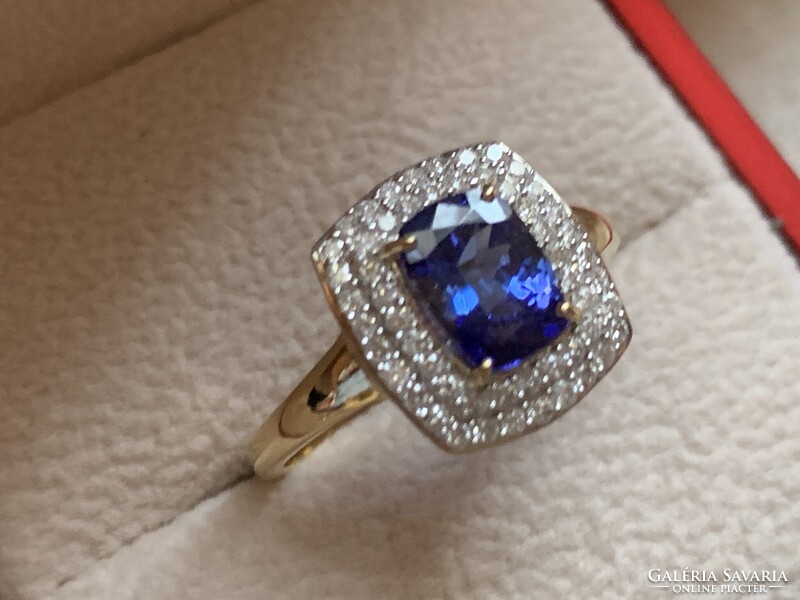 2.48ct Tanzanit 0.50 ct Brillekkel gyönyörű arany gyűrű.ÚJ.Igazolással