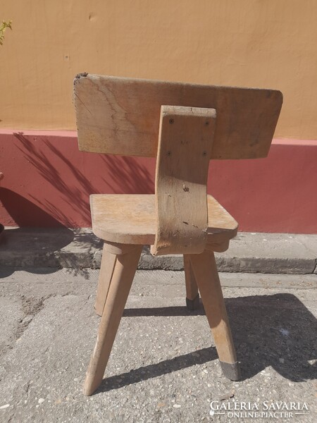 3 darab iskolai fa szék az 1950-1960-as évekből