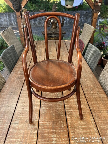 Thonet gyermek szék.
