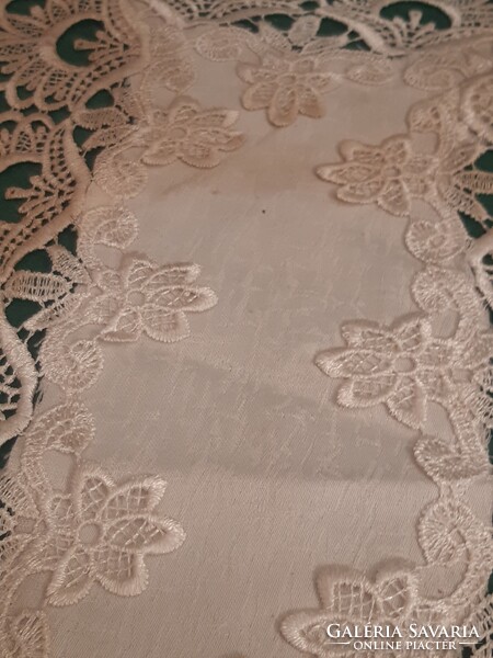 2 db csipke asztalközép