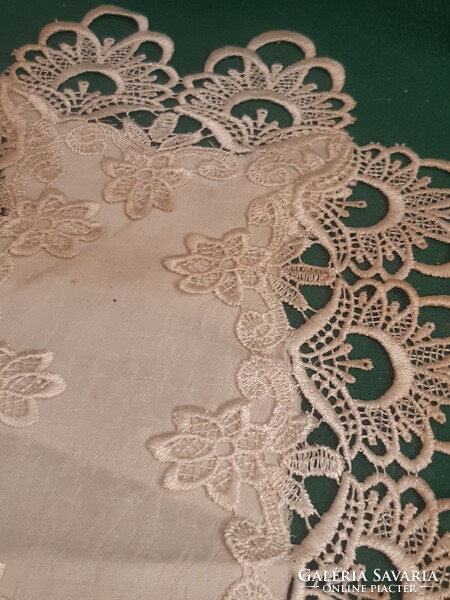 2 db csipke asztalközép
