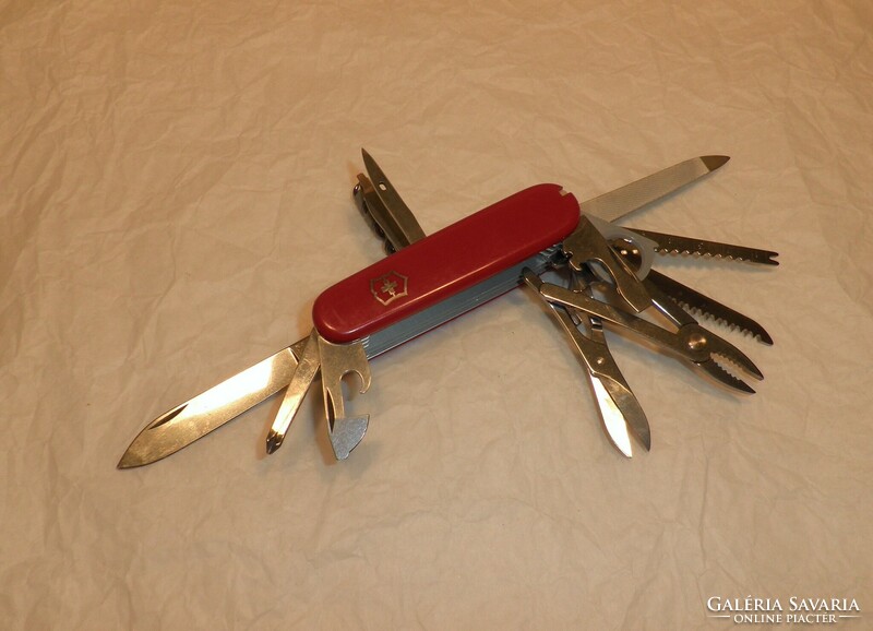 Victorinox. Gyűjteményből. %%% Kés, bicska, tőr, borotva.