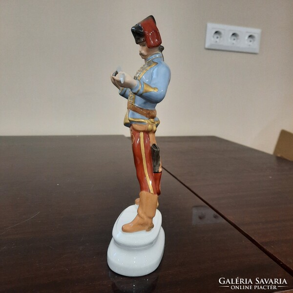 Mesterfestős Herendi Hadik Huszár porcelán figura. 1. Oszt.