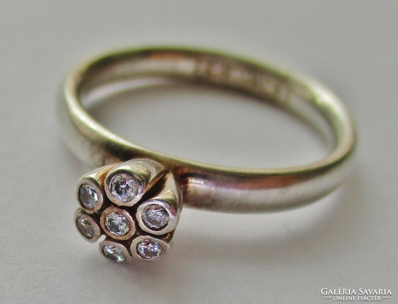 Csodaszép Spinning ezüst gyűrű  fehér kövekkel