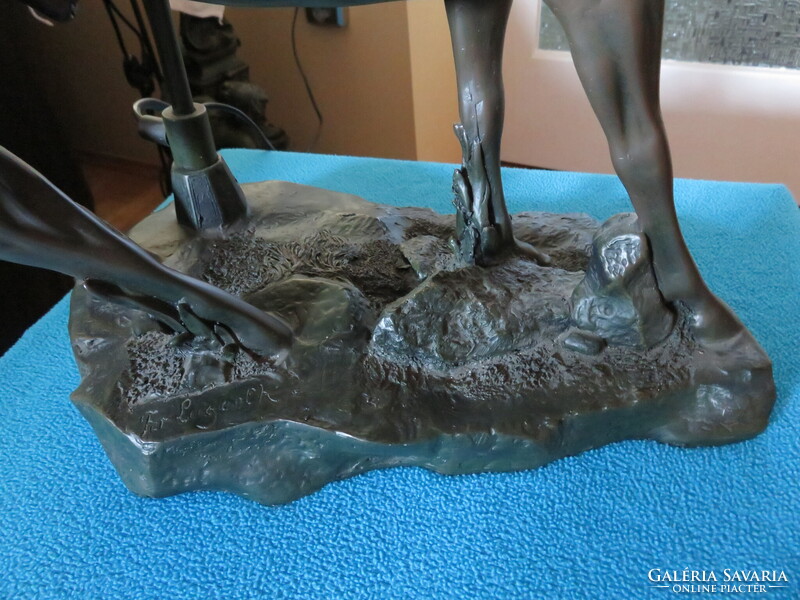 60 cm magas  állólámpa, lóval