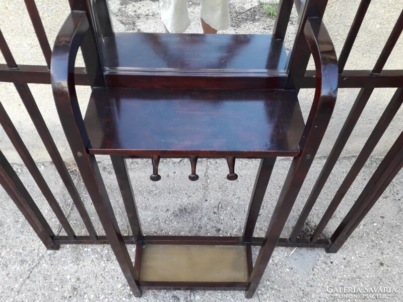 J. Hoffmann / Jacob és Josef Kohn fogas. ("Thonet")