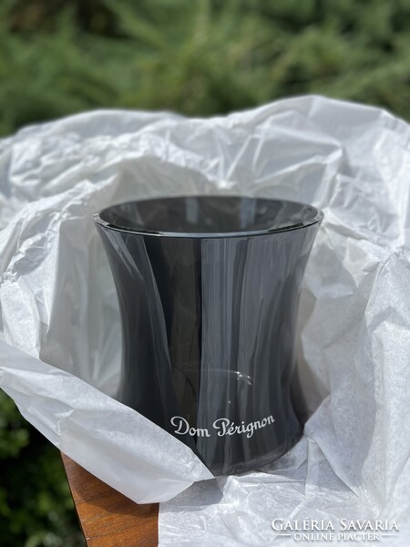 Dom Pérignon pezsgő jégveder – Martin Szekely tervezésében, füstszínű akrilból, ajándékozásra kész