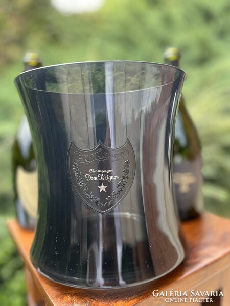Dom Pérignon pezsgő jégveder – Martin Szekely tervezésében, füstszínű akrilból, ajándékozásra kész