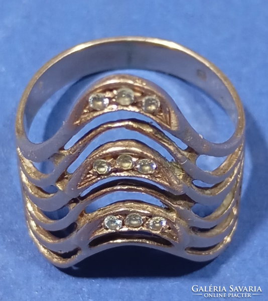 14 karátos magyar fémjeles áttört arany ,cirkón köves , 2,92 g ,51 es méretű gyűrű 1980-90