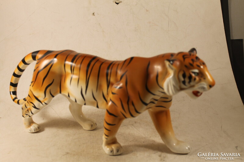 Nagyméretű porcelán tigris 507