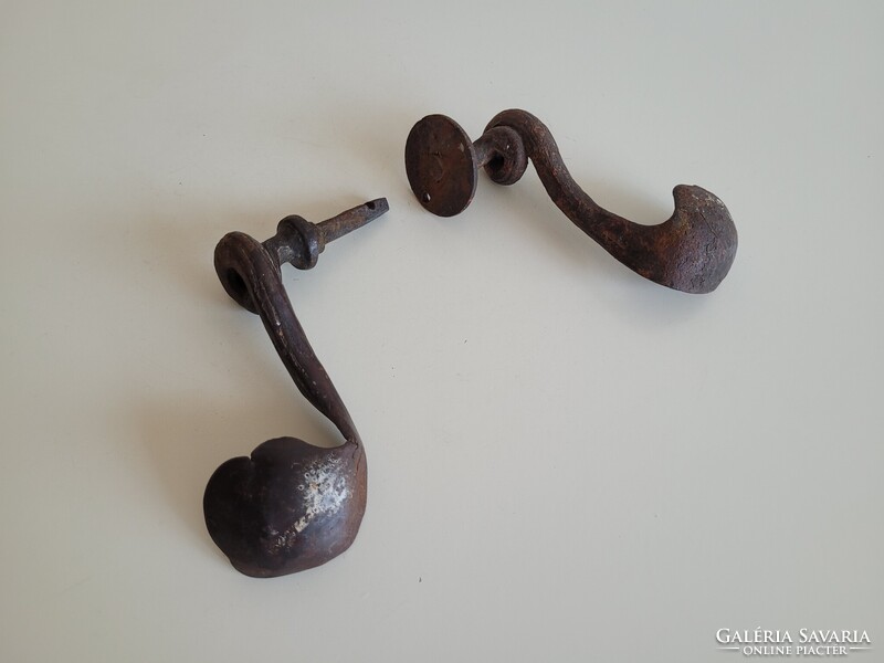 Antik kovácsoltvas kilincs régi kapu ajtó kilincspár