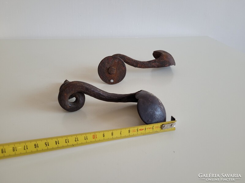 Antik kovácsoltvas kilincs régi kapu ajtó kilincspár