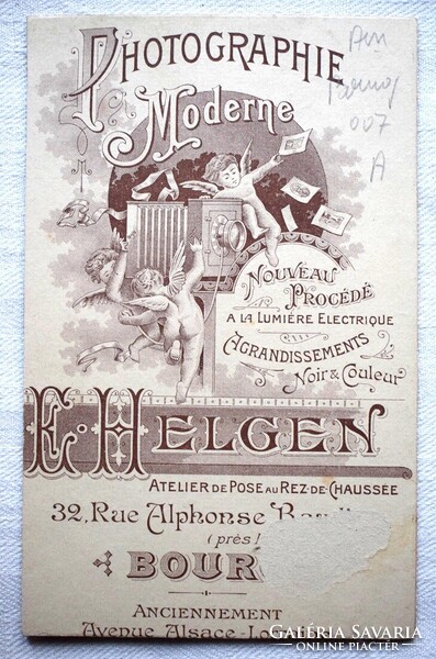 Antik katonai keményhátú , családi / műtermi fotó körbevágva