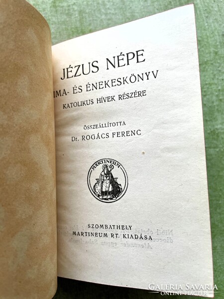 Régi imádságoskönyv kemény kötésben, tokjában jó állapotban - 12 x 9 cm