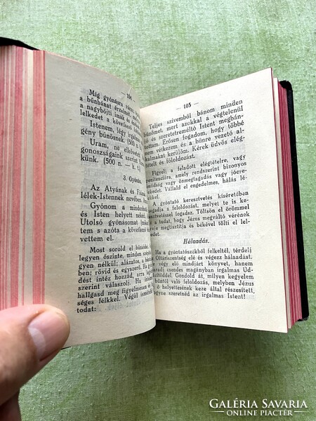 Régi imádságoskönyv kemény kötésben, tokjában jó állapotban - 12 x 9 cm