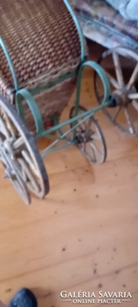 Antik, vintage babakocsi