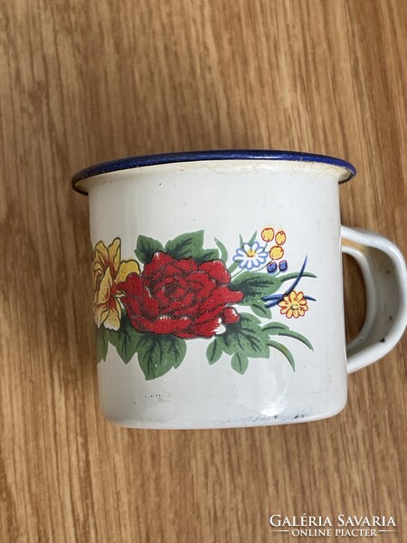 Tündéri retró kicsi zománcozott kávés bögre.