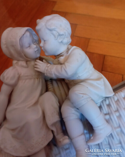 Antik Katzhütte Thuringia Hertwig &Co. 1914-1945 porcelán kosár gyerek pár figurával