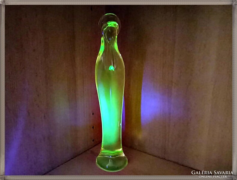 Rare, collectible, italian Seguso Murano Muranoi uranium glass Virgin Mary