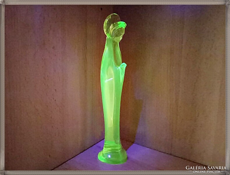Rare, collectible, italian Seguso Murano Muranoi uranium glass Virgin Mary